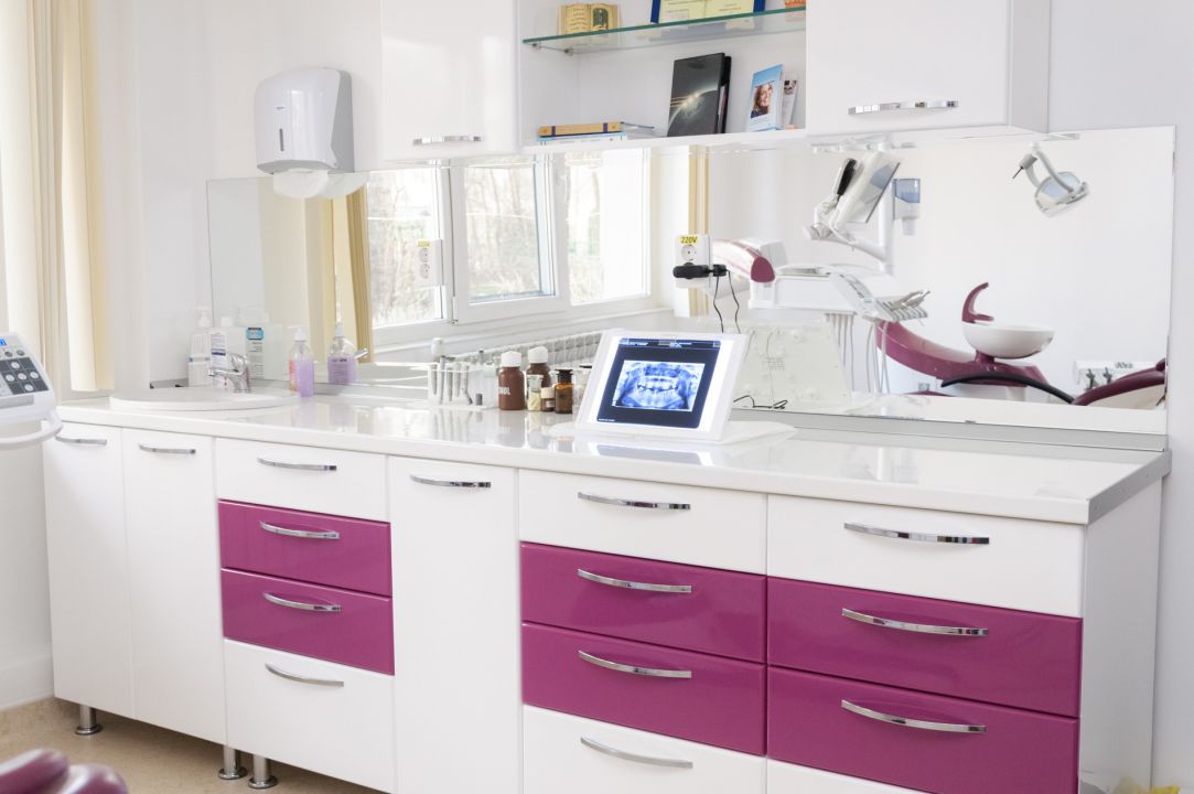 Clinică stomatologică în Iași, zona Nicolina