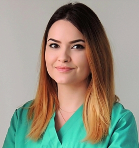 Dr. Cristina Khosravi